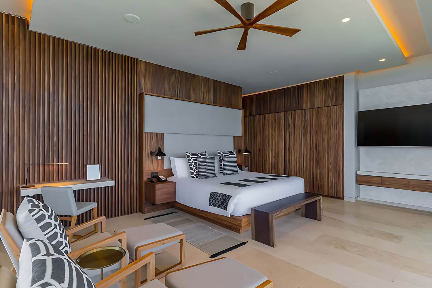 Beachfront Residence, 3 Bedroom Residence, Tub, Terrace, Whirlpool LuxuriaVacations