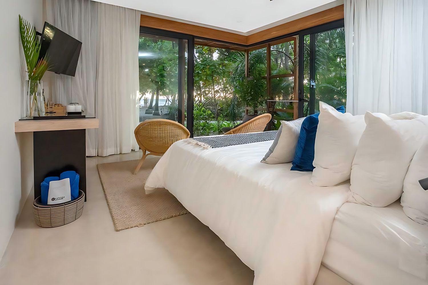 Beachfront Villa LuxuriaVacations