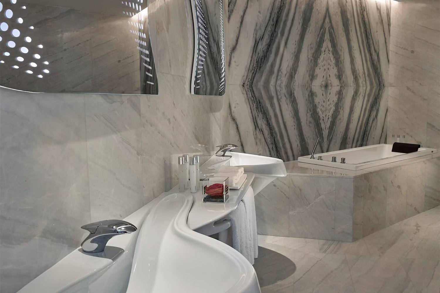 Beyond ME+ Jacuzzi LuxuriaVacations