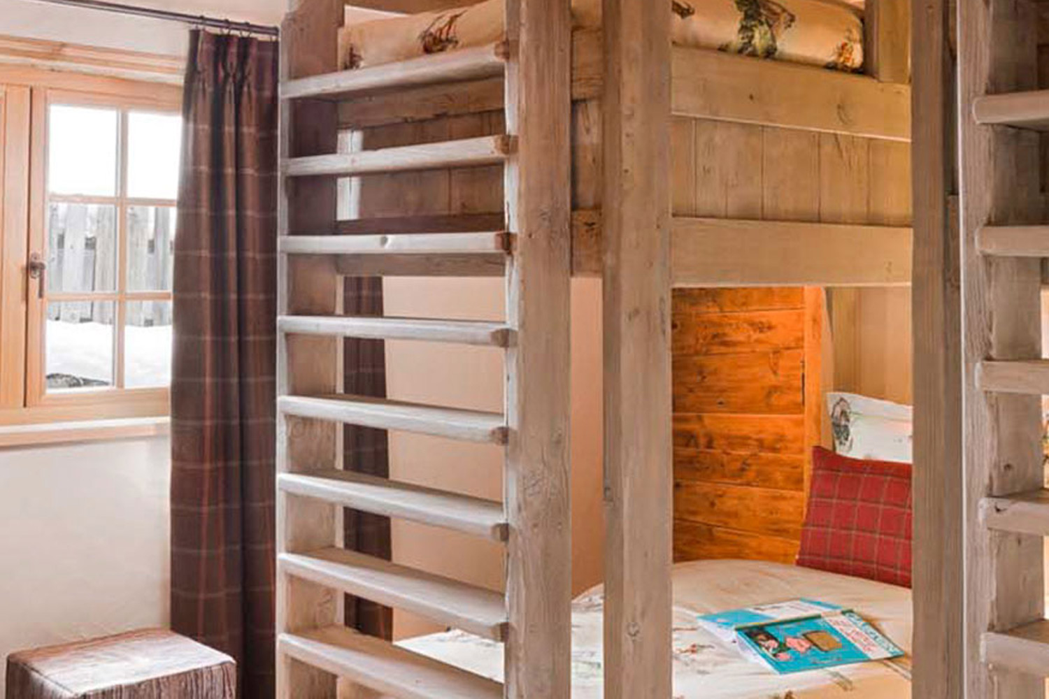 BUNKROOM LuxuriaVacations