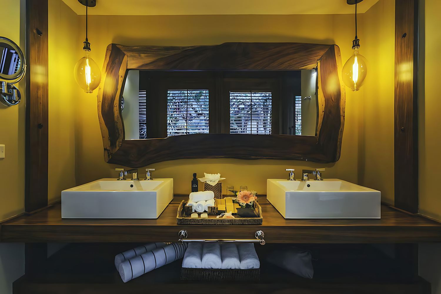 Canyon Casita Queen LuxuriaVacations