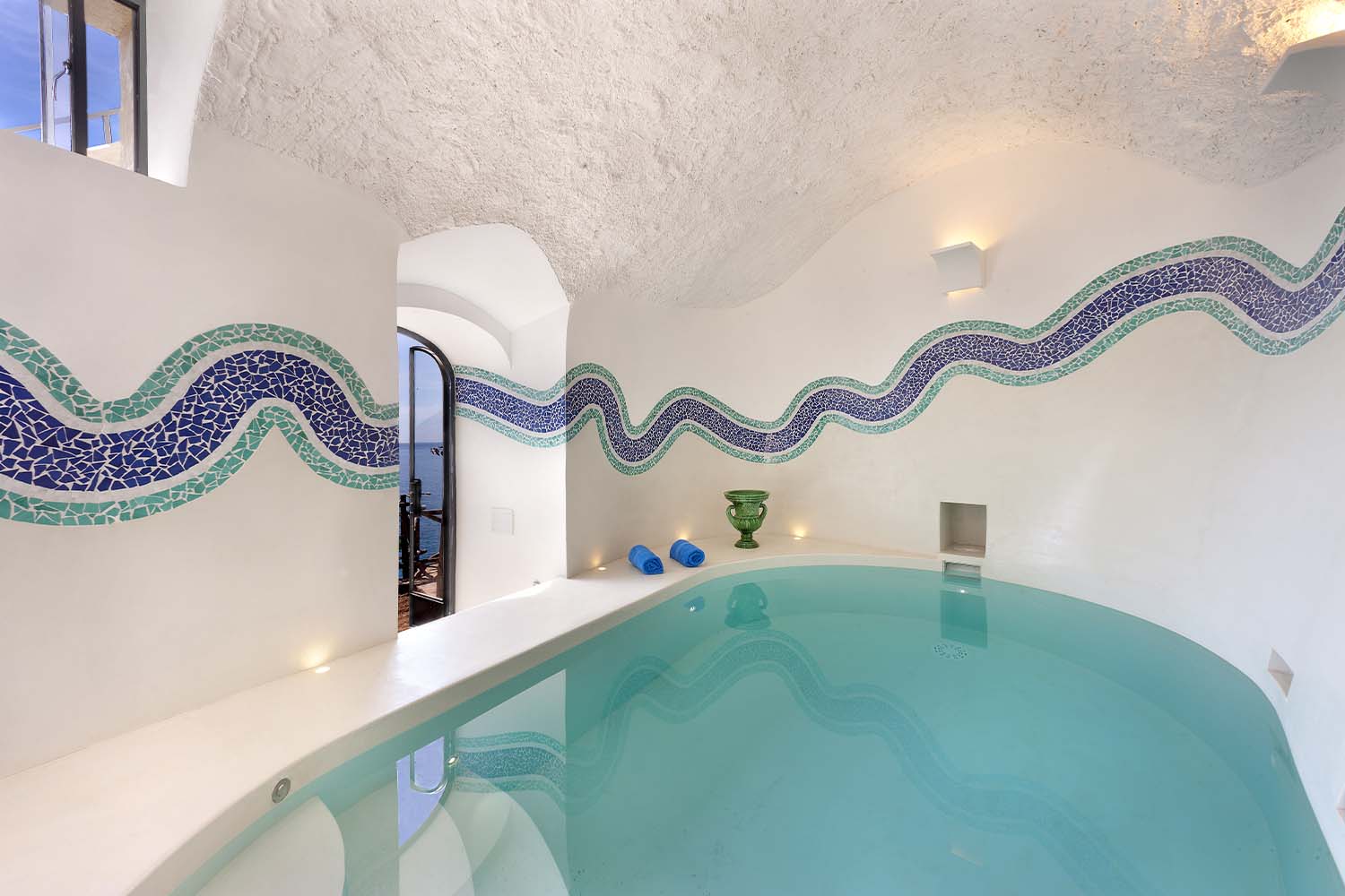 CASA GRANDE LuxuriaVacations