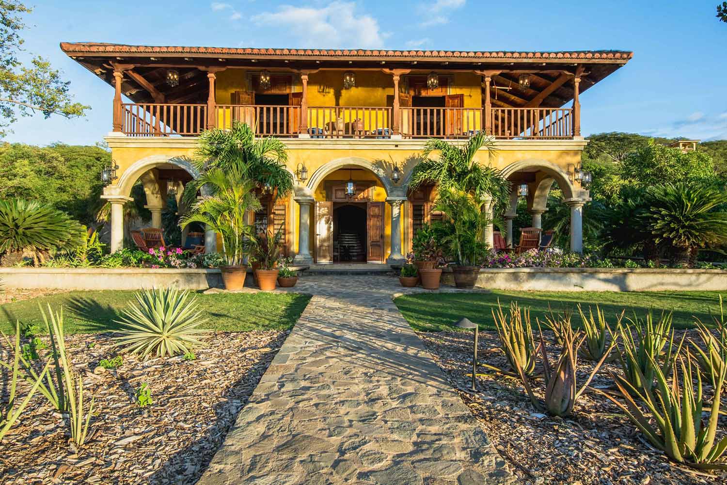 Casa Los Perros LuxuriaVacations