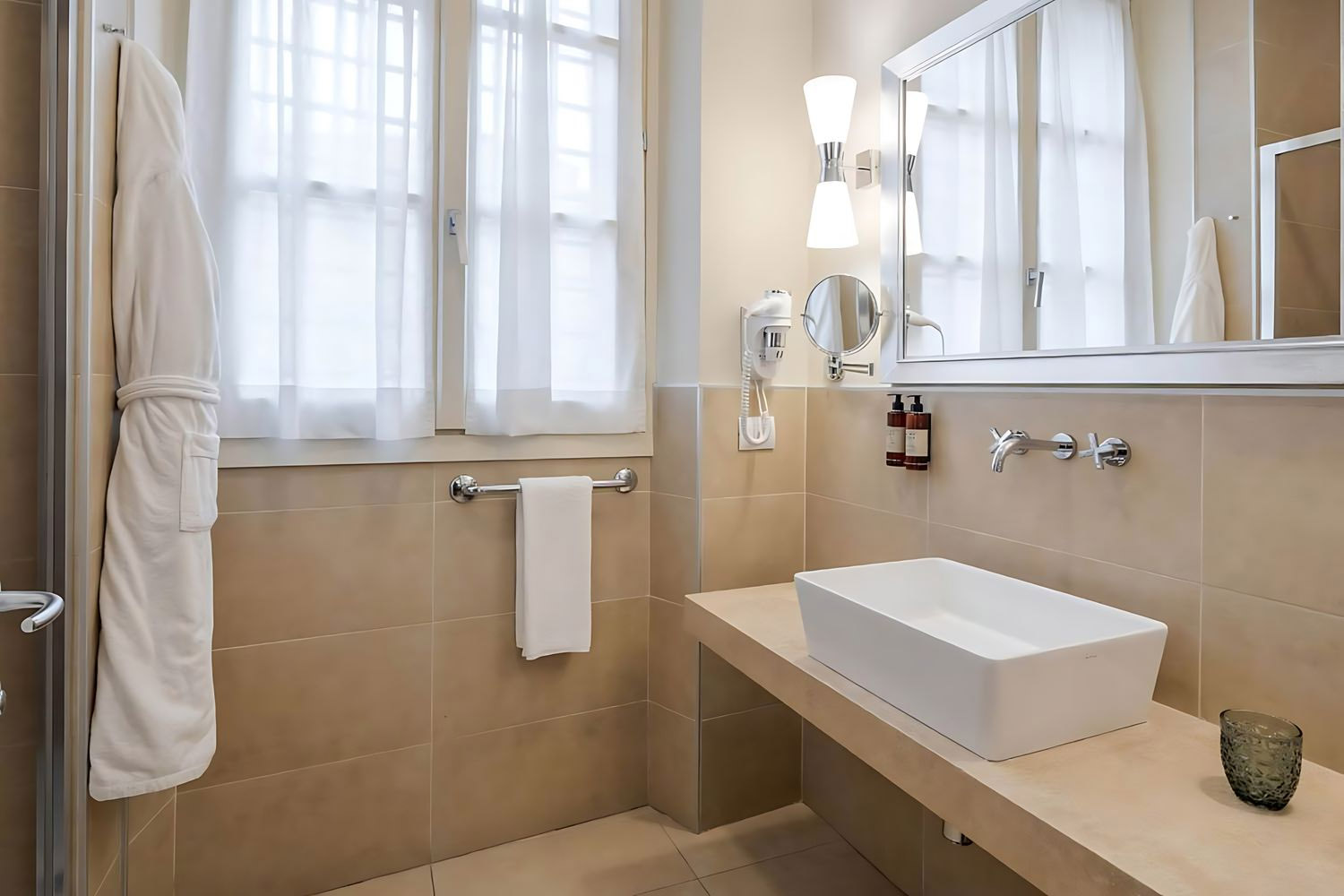 CHIOSTRO SUITE LuxuriaVacations