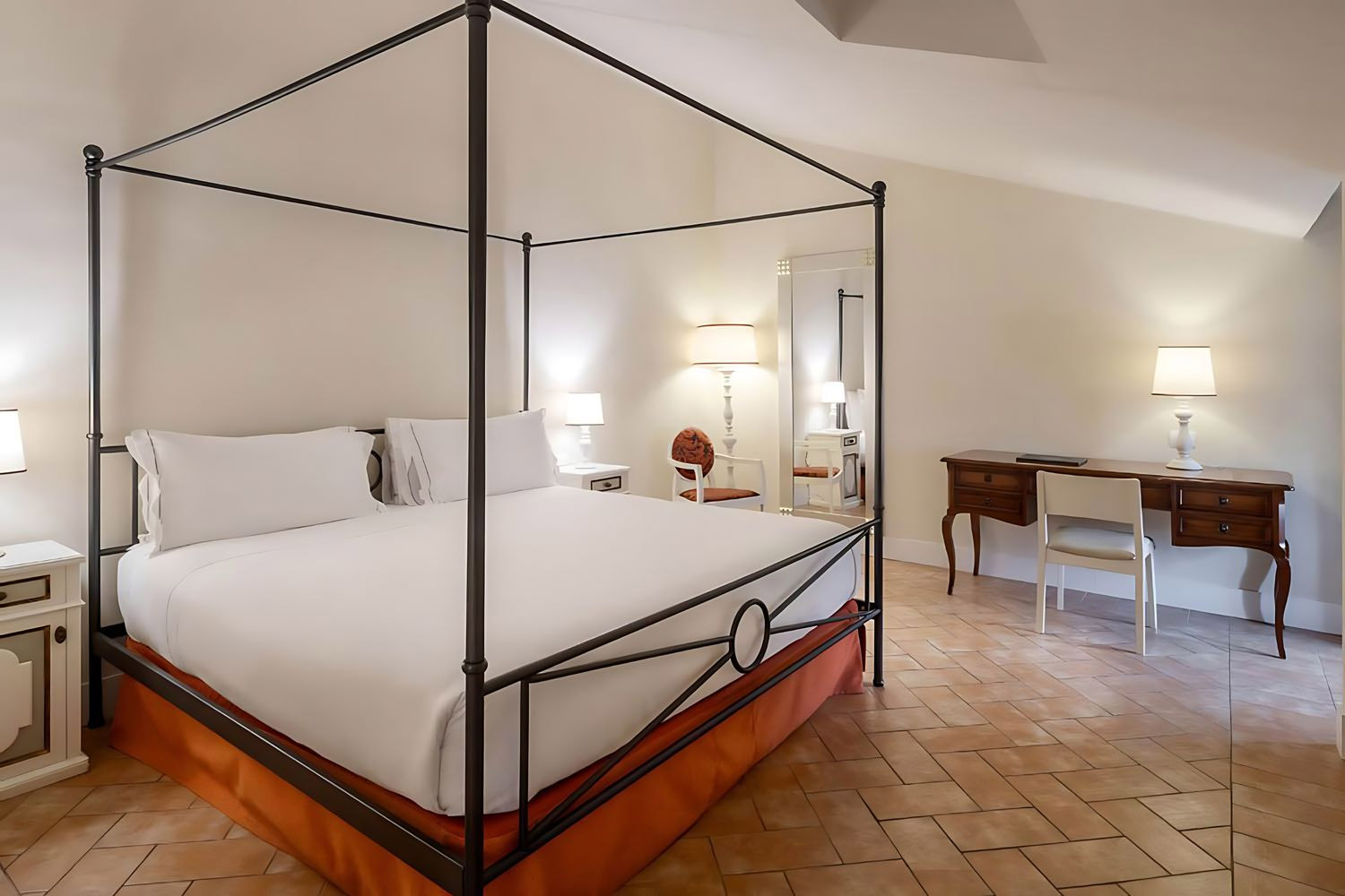 CLASSIC LuxuriaVacations