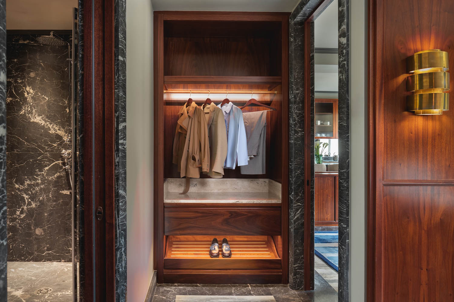 Classic One-Bedroom Apartment LuxuriaVacations