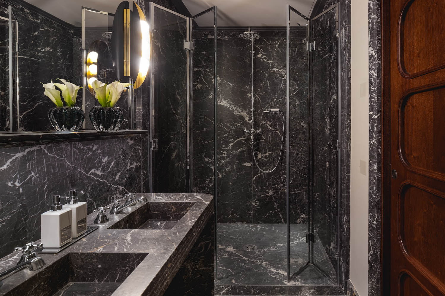 Classic One-Bedroom Apartment LuxuriaVacations