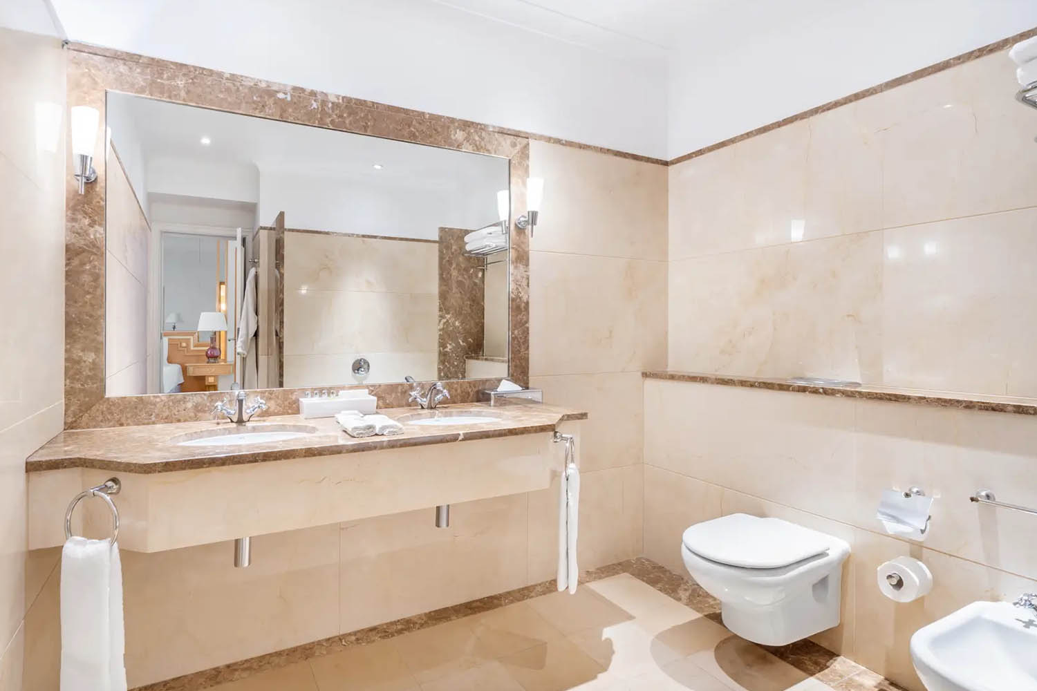 Classic Room LuxuriaVacations