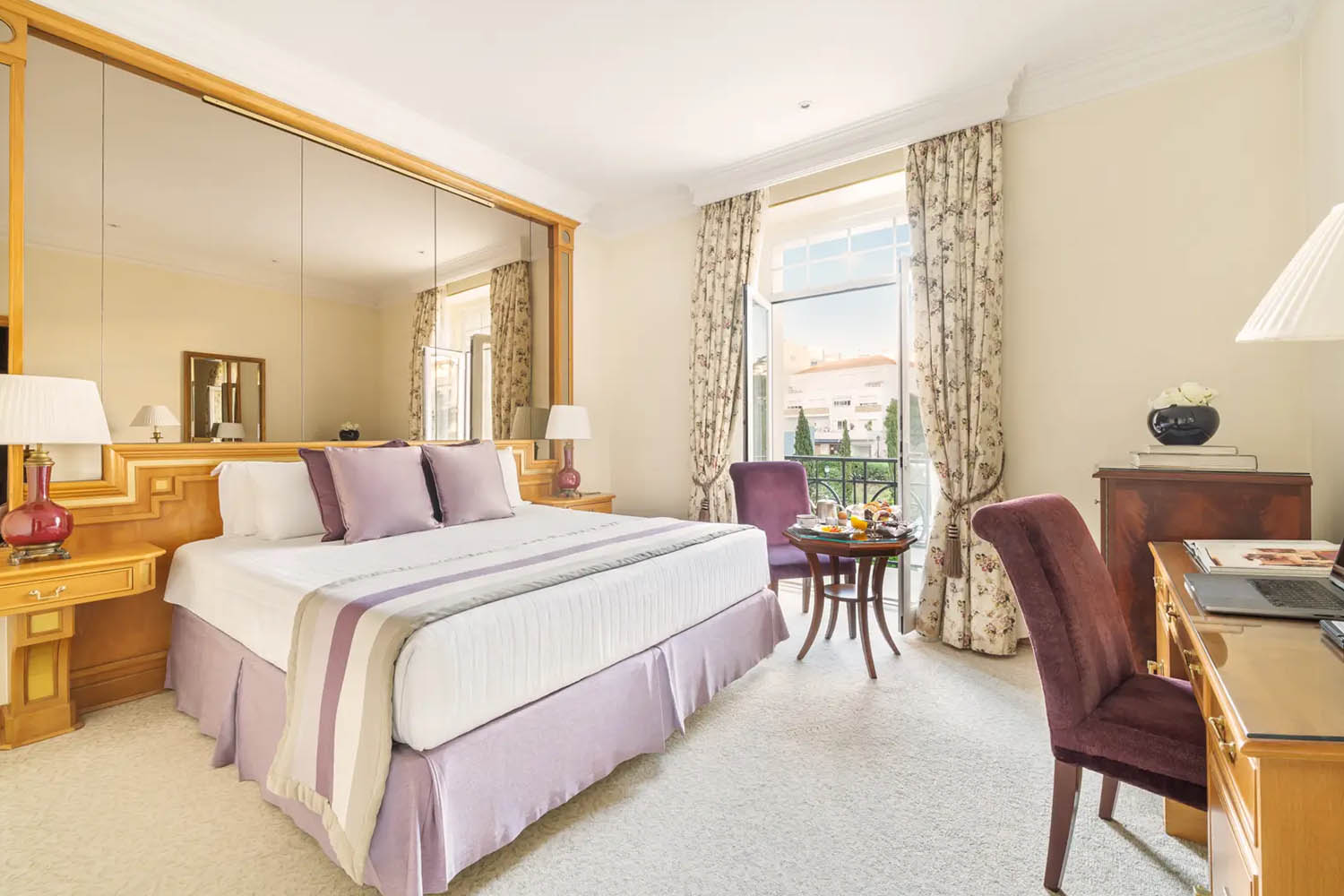 Classic Room LuxuriaVacations