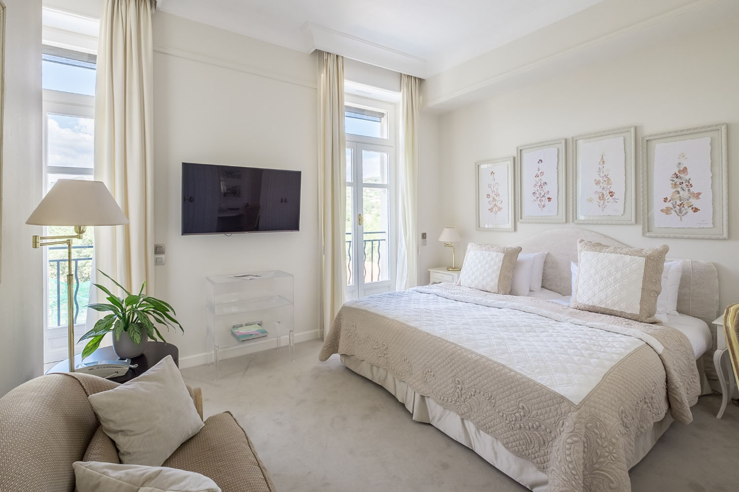 Classic Room LuxuriaVacations