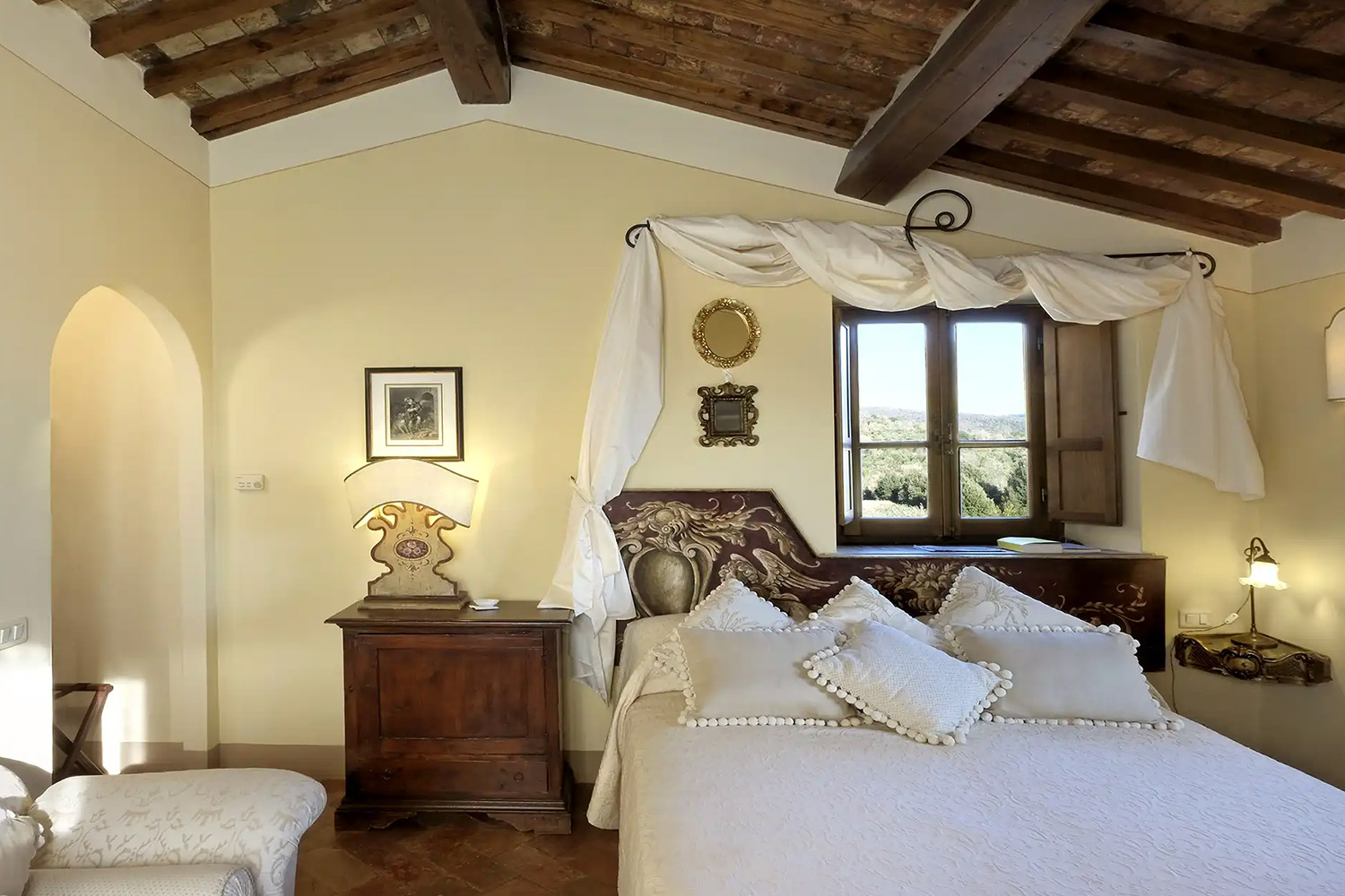 Classic Room LuxuriaVacations