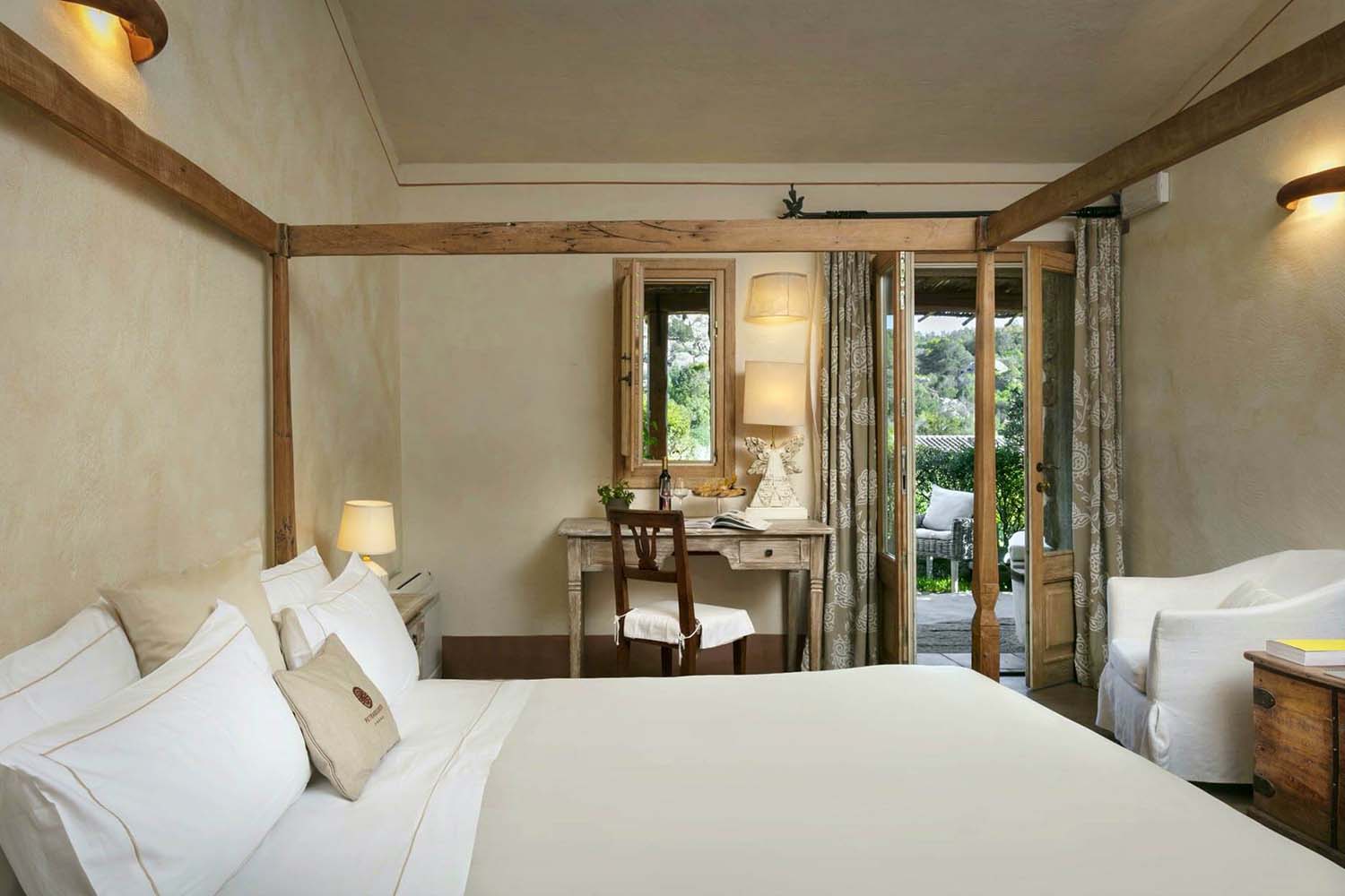 Classic room LuxuriaVacations