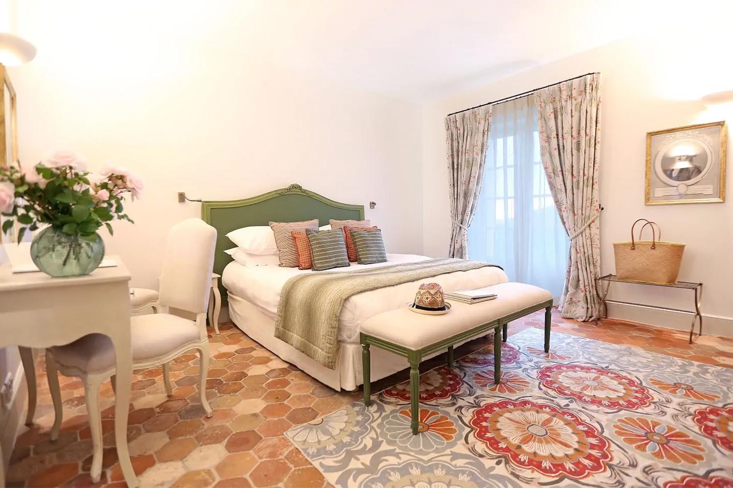 Classic Room LuxuriaVacations