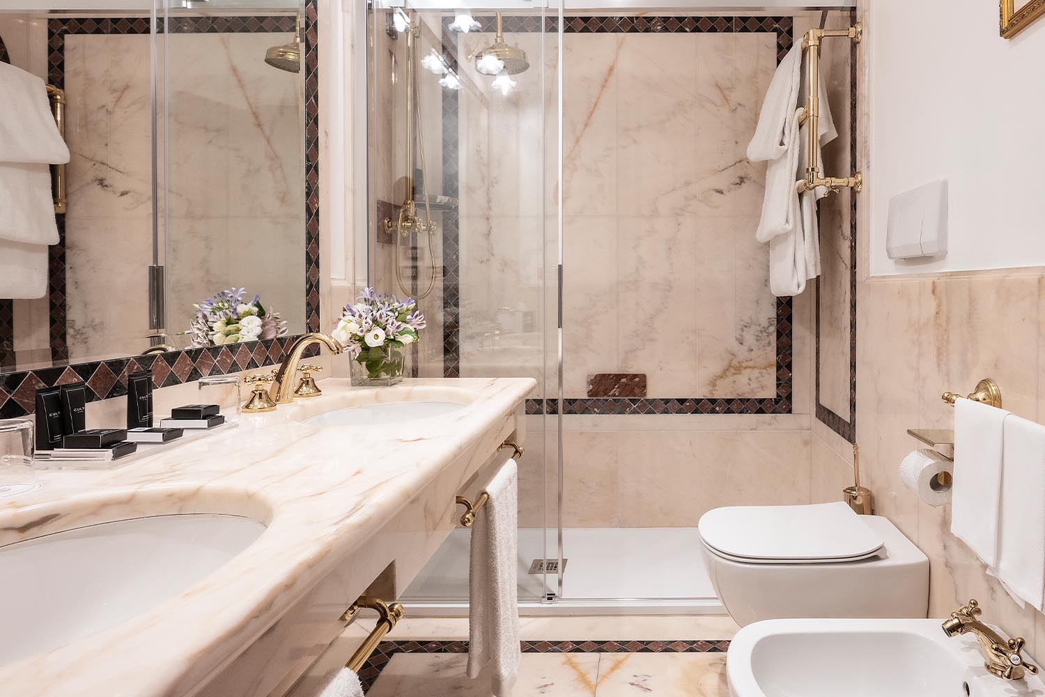 Classic room LuxuriaVacations