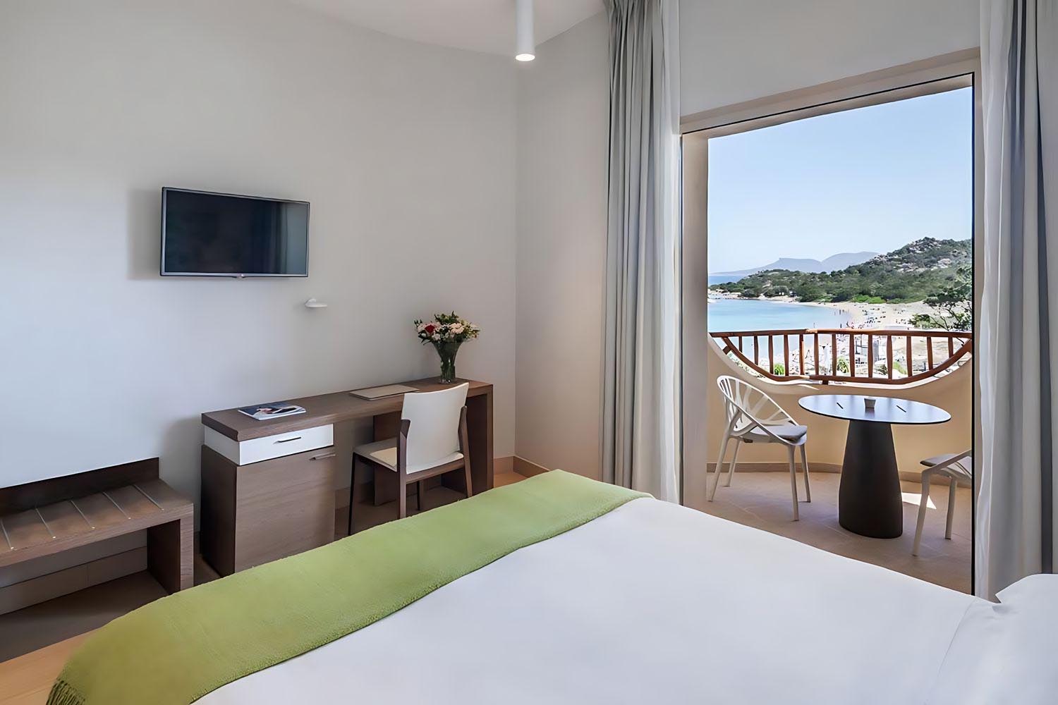 CLASSIC SEA VIEW LuxuriaVacations