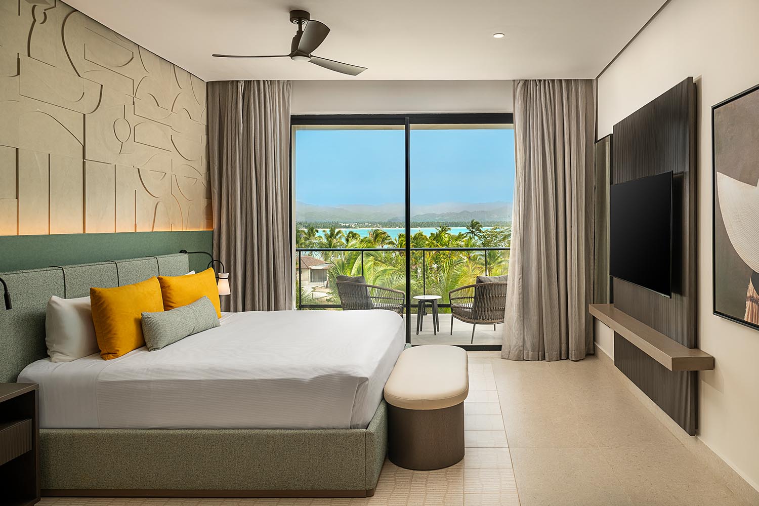 Club Azure 1 Bedroom Suite Tropical - King Bd LuxuriaVacations