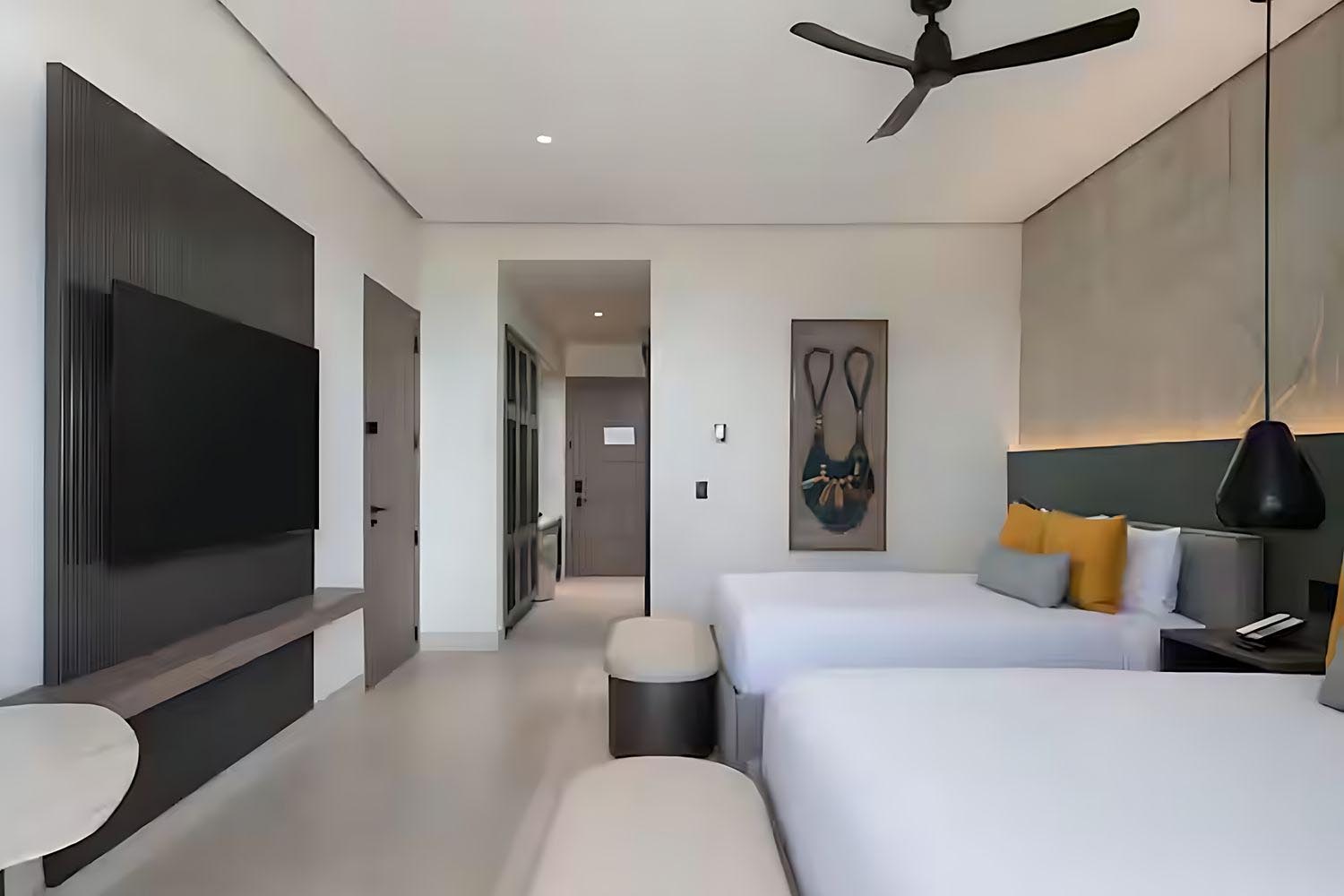 Club Azure Deluxe 2 Bdrm Ste- Kg- 2 Qn LuxuriaVacations