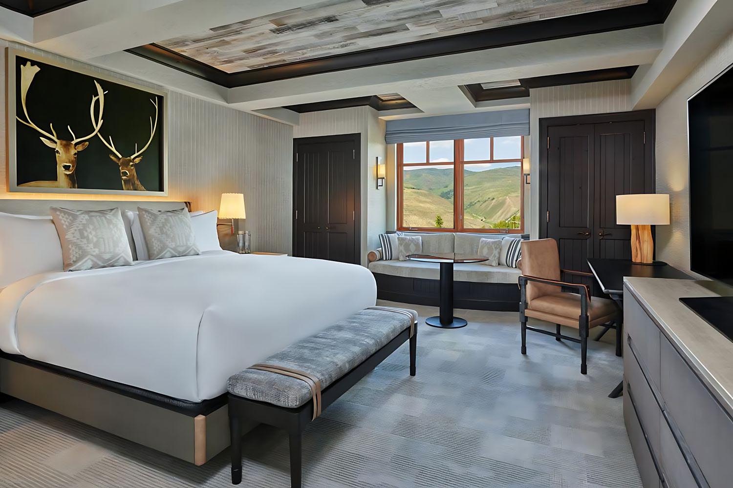Club Level King Room LuxuriaVacations