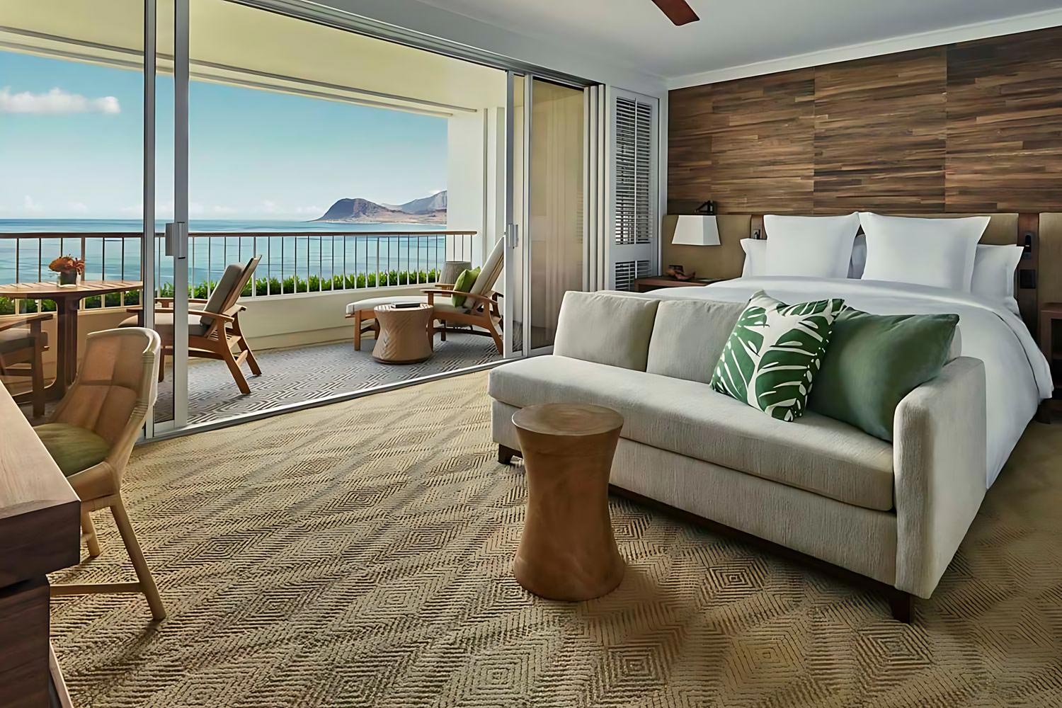 Club Ocean Front Room King LuxuriaVacations