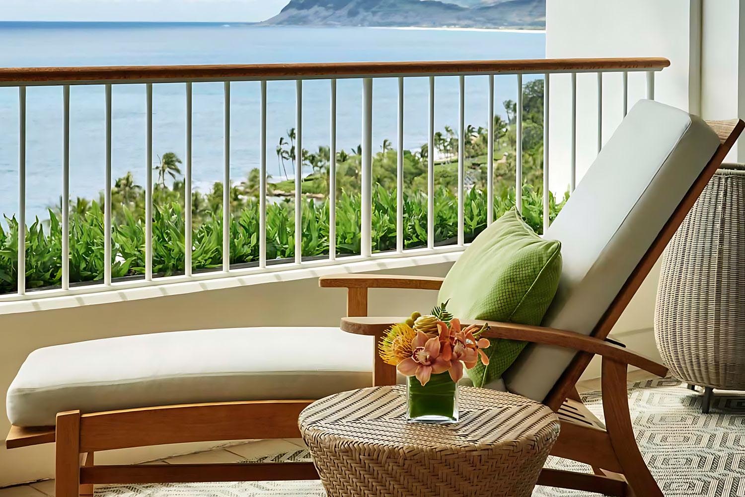 Club Ocean Front Room King LuxuriaVacations