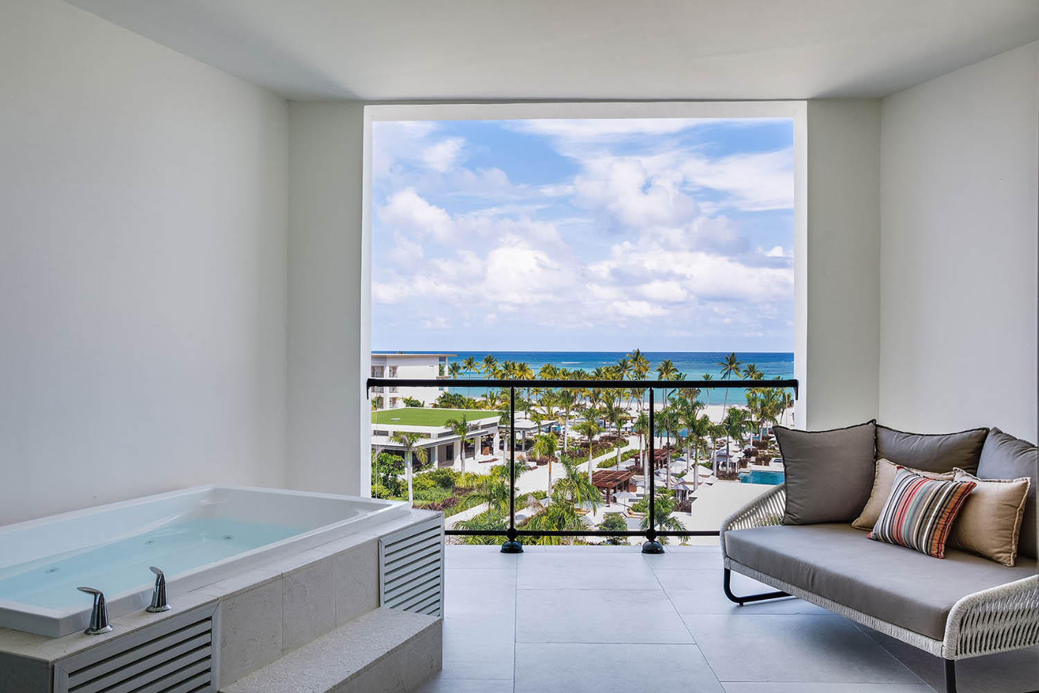 Club Ocean View One Bedroom Grand Master Suite LuxuriaVacations
