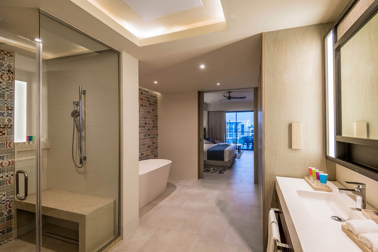 Club One Bedroom Master Suite LuxuriaVacations
