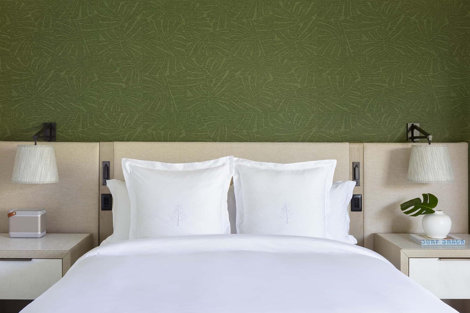 Club Partial Ocean View King LuxuriaVacations