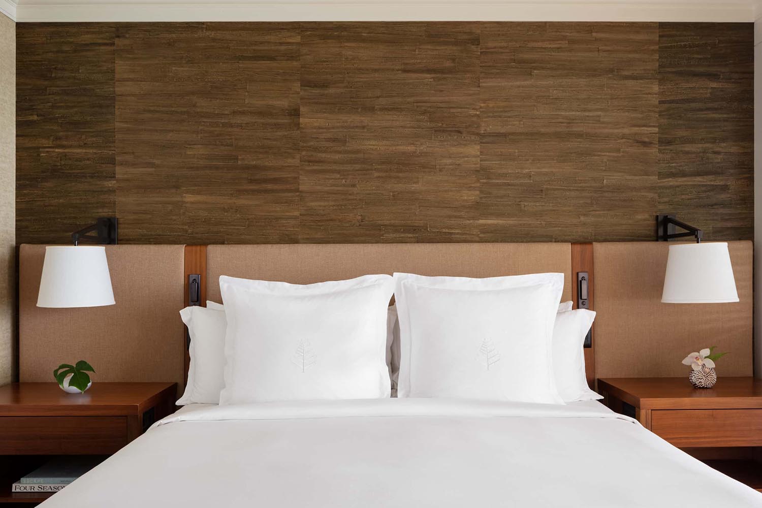 Club Resort Room LuxuriaVacations