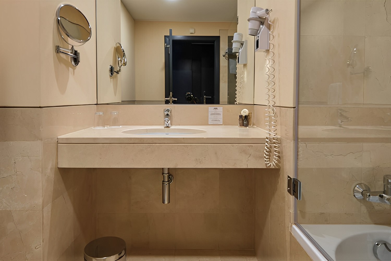 Connecting Rooms LuxuriaVacations