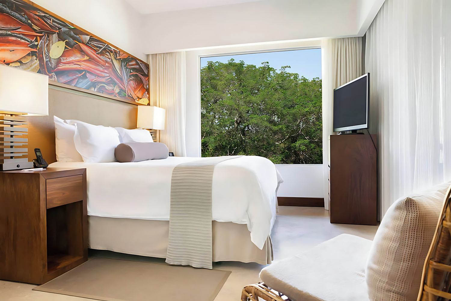 Crown Superior 1 Bedroom Larger Suite, 1 King, Sofa bed, Resort view, Top floor LuxuriaVacations
