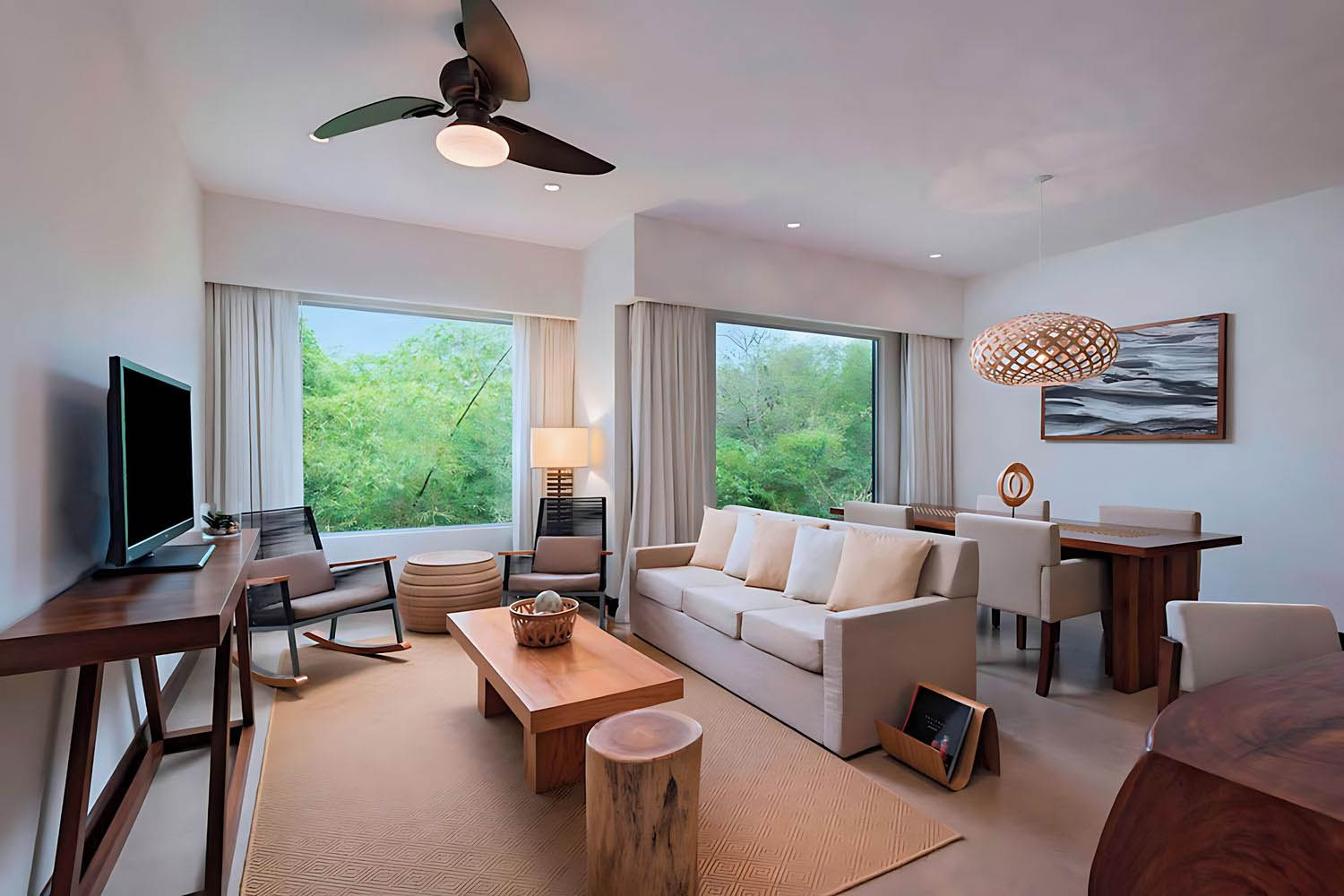 Crown Superior 1 Bedroom Larger Suite, 1 King, Sofa bed, Resort view, Top floor LuxuriaVacations