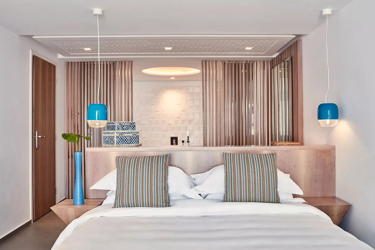 DELOS Junior Suite Sea View with Private Pool & Outdoor Jacuzzi LuxuriaVacations