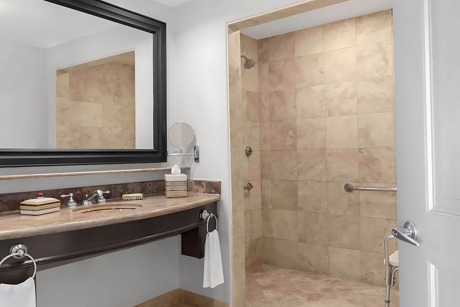 Deluxe 2 Queen Beds Mobility Accessible LuxuriaVacations