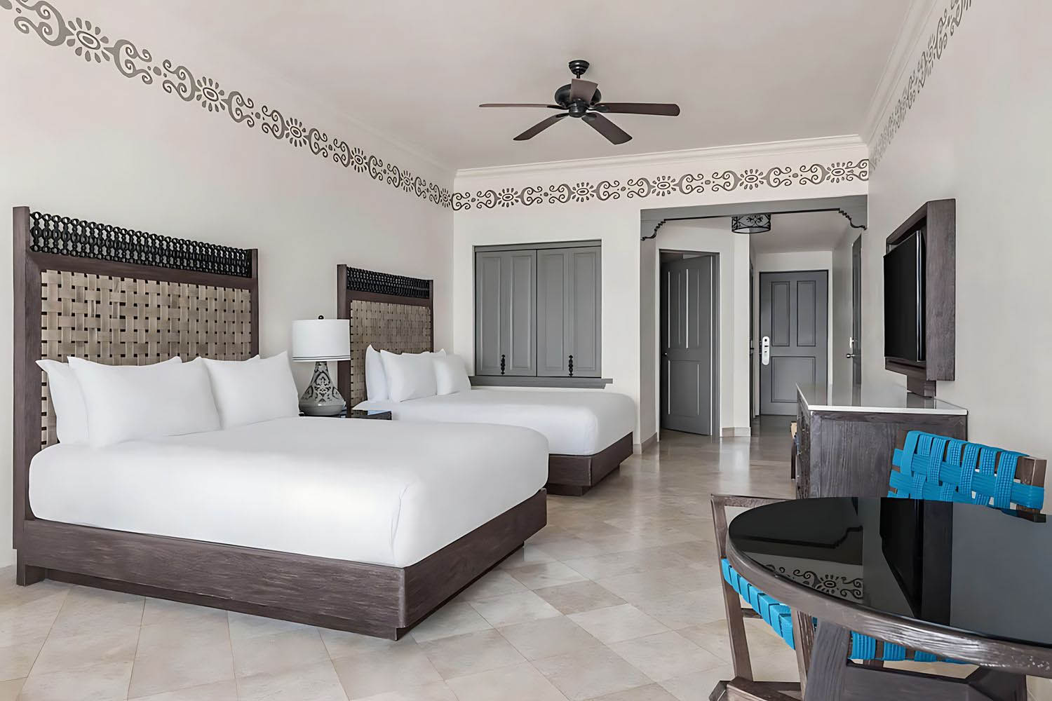 Deluxe 2 Queen Beds Oceanfront Balcony LuxuriaVacations