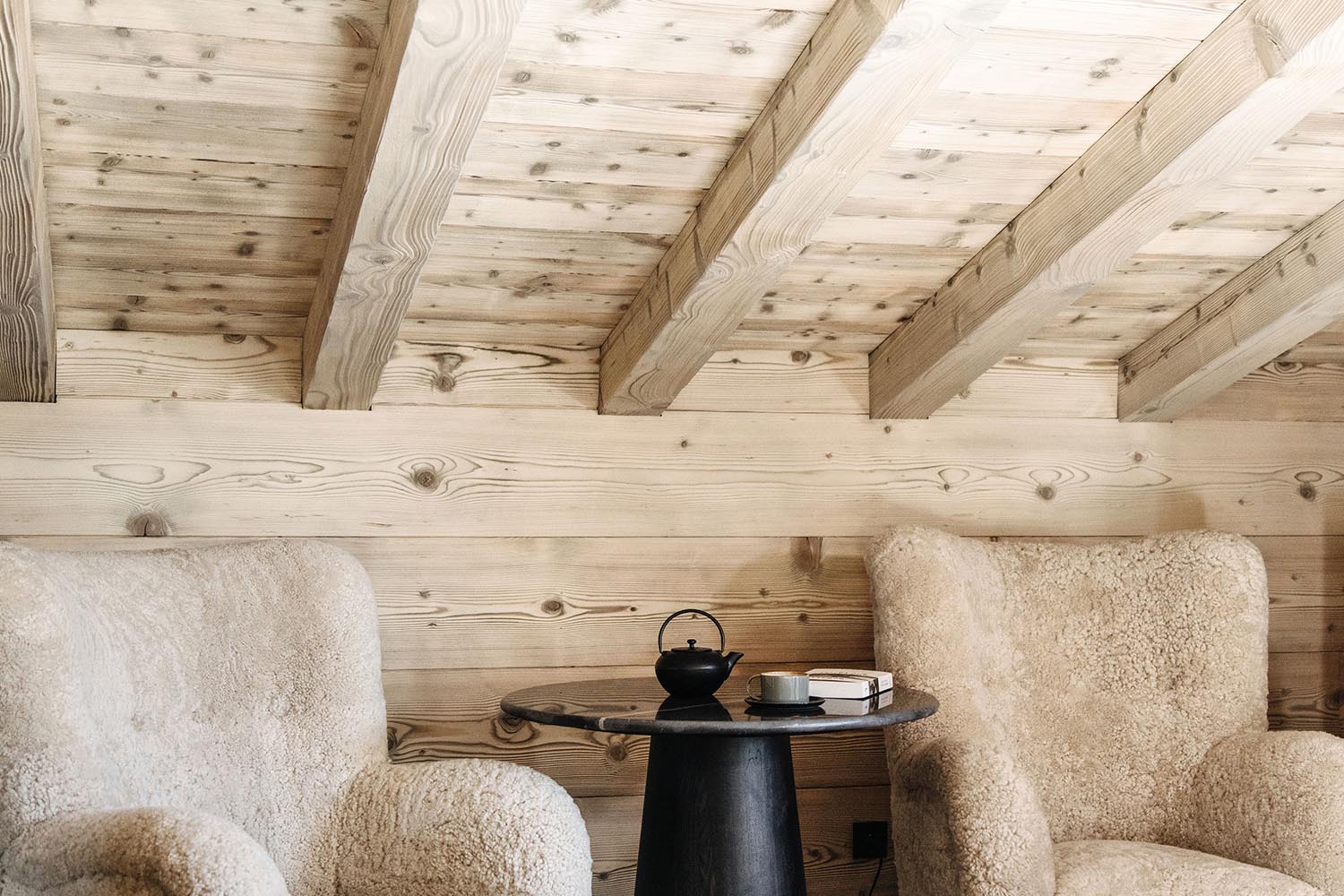 DELUXE LuxuriaVacations