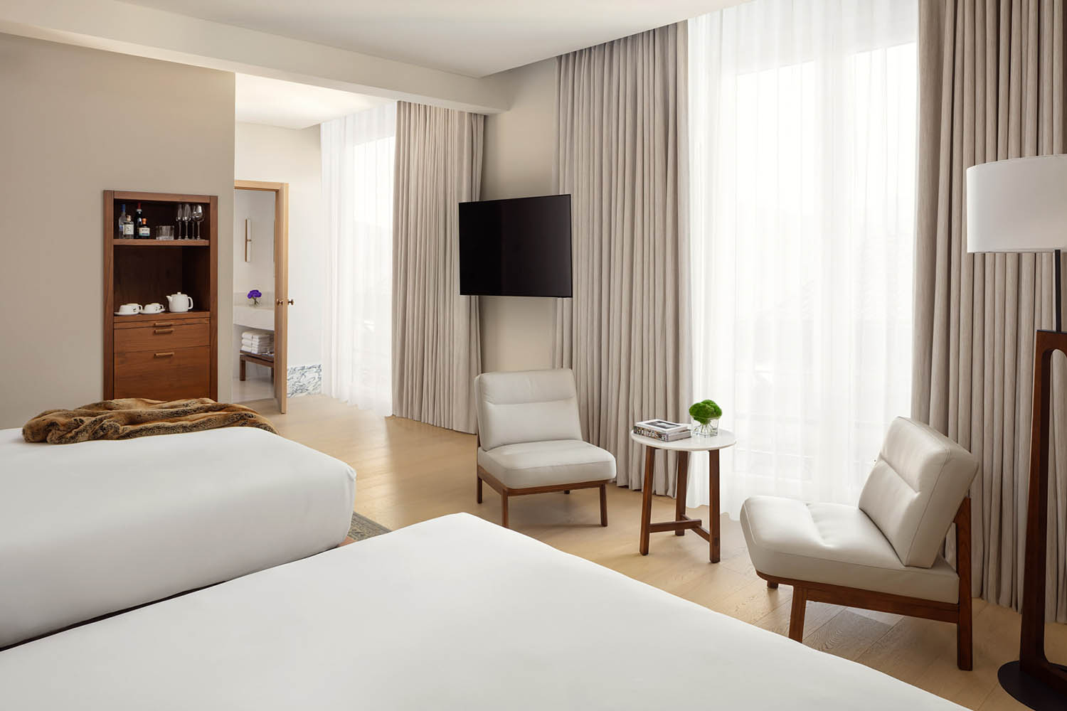 Deluxe, Deluxe Guest room, 2 Queen LuxuriaVacations