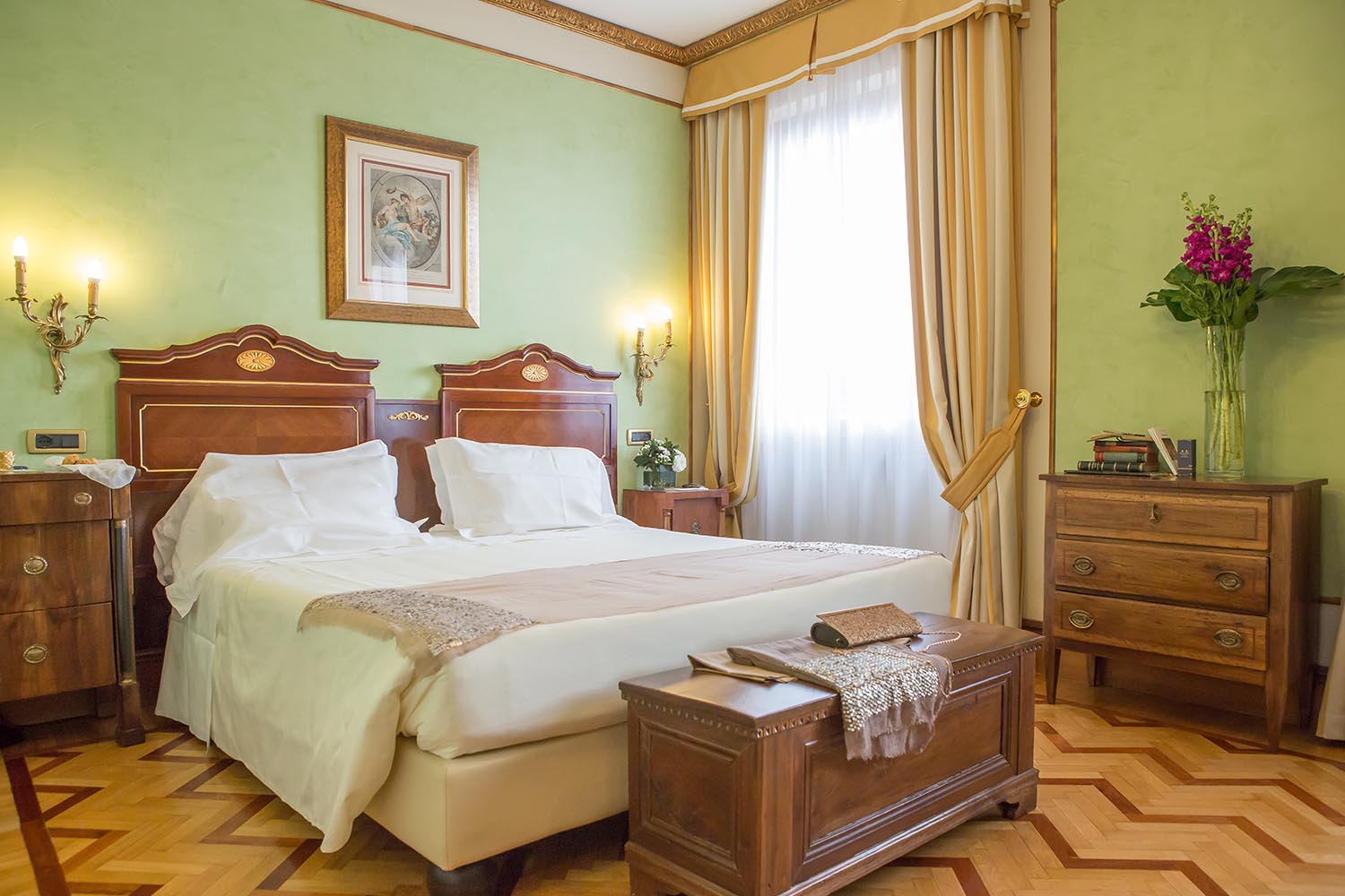 Deluxe double room LuxuriaVacations