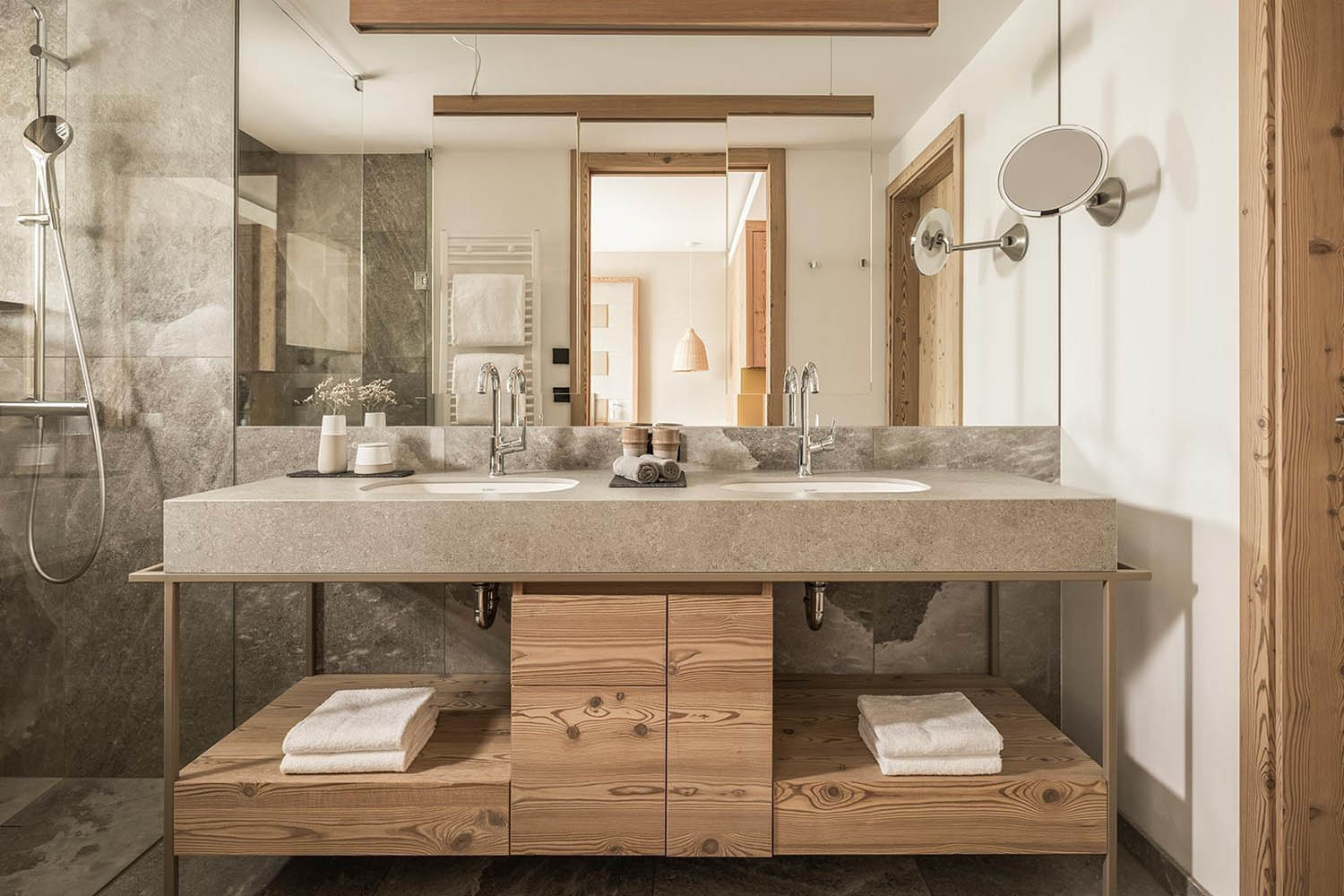 Deluxe Double room LuxuriaVacations