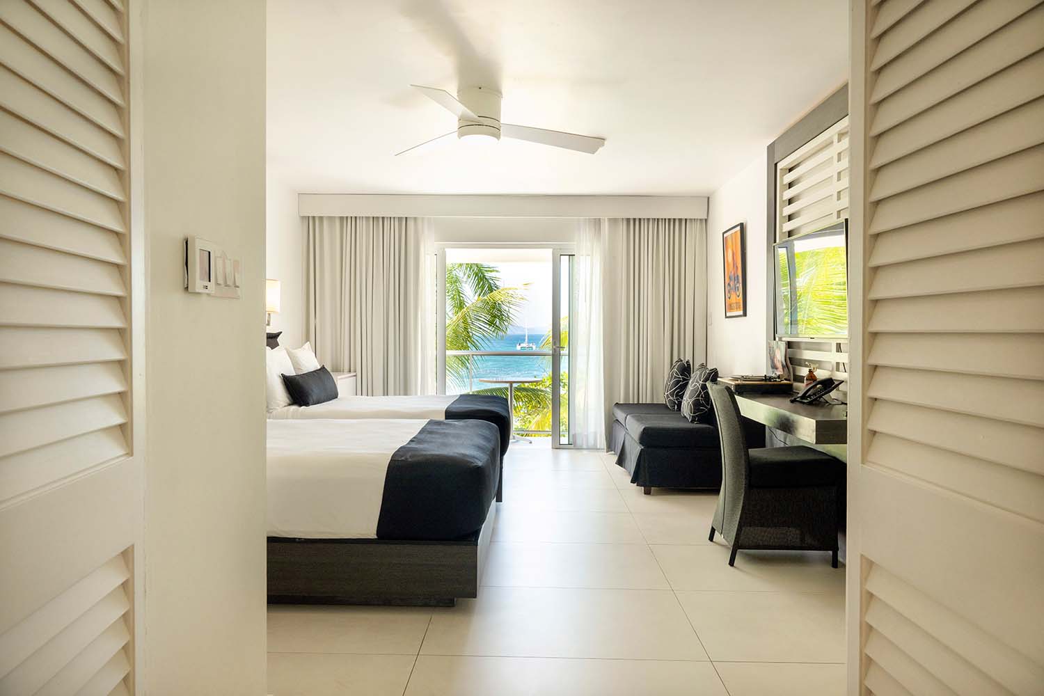Deluxe Double Room Ocean View LuxuriaVacations