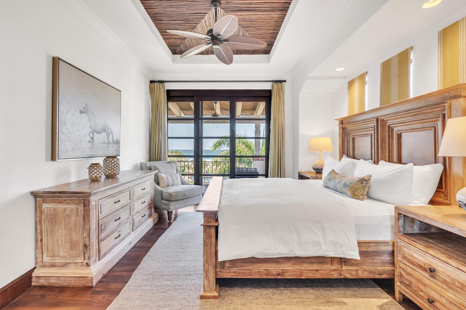 Deluxe Friends & Family Suites LuxuriaVacations