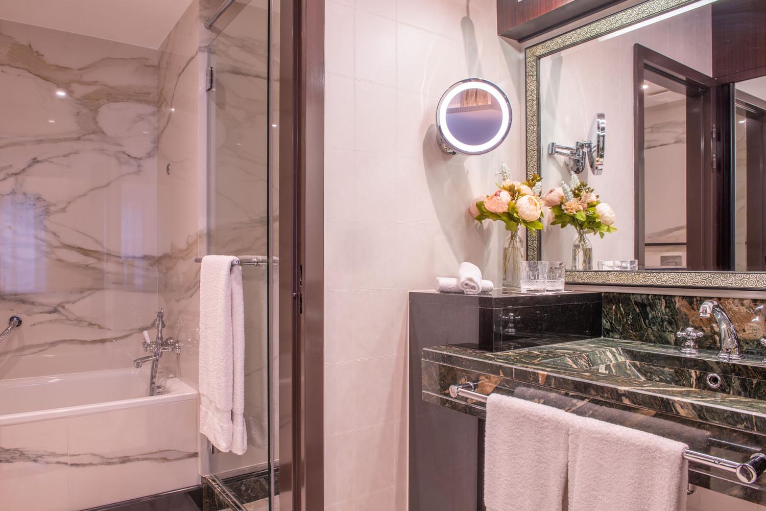 Deluxe King Room with Garden View LuxuriaVacations