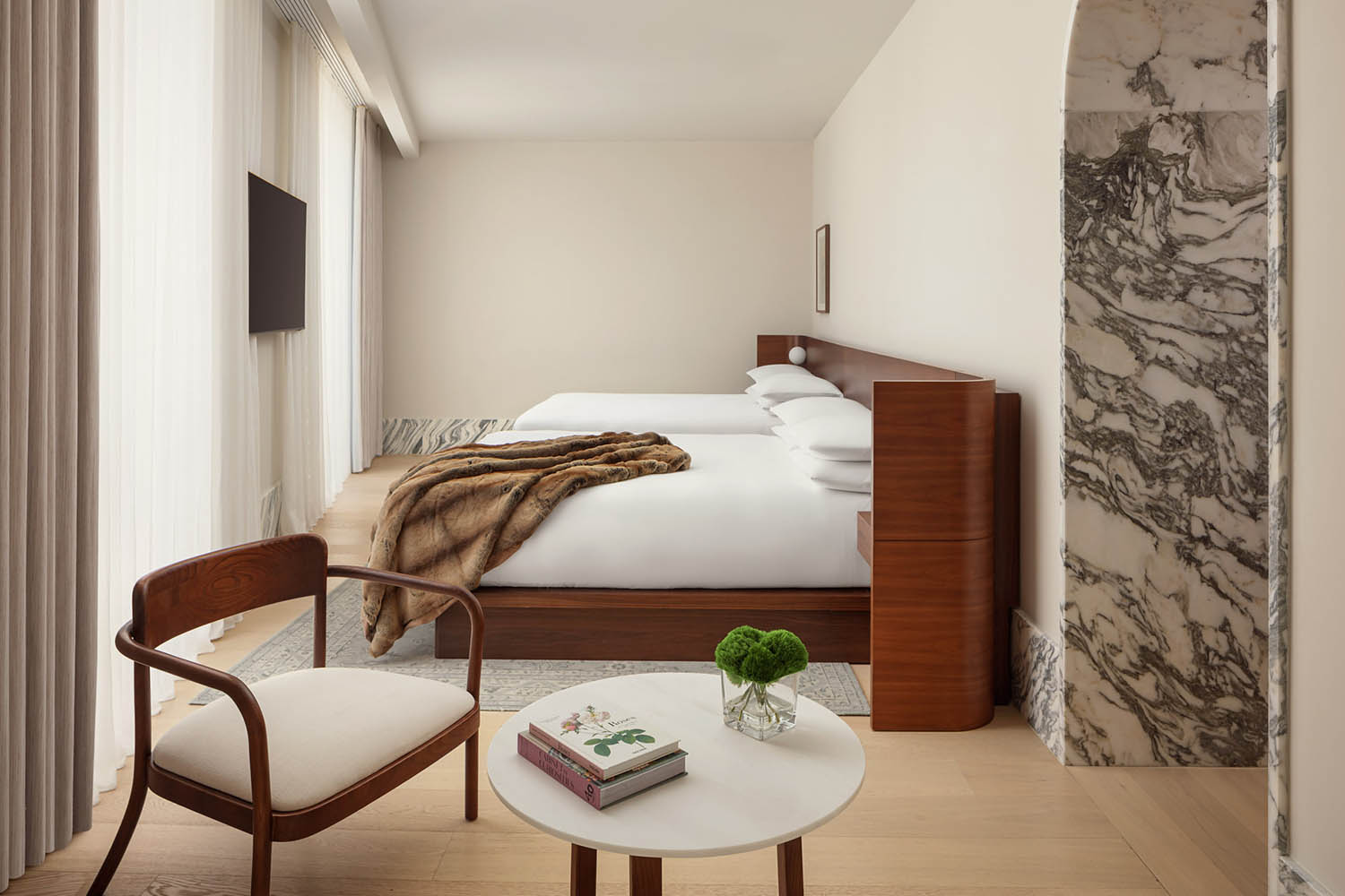 Deluxe, Lake View, Deluxe Guest room, 2 Queen, Lake view LuxuriaVacations