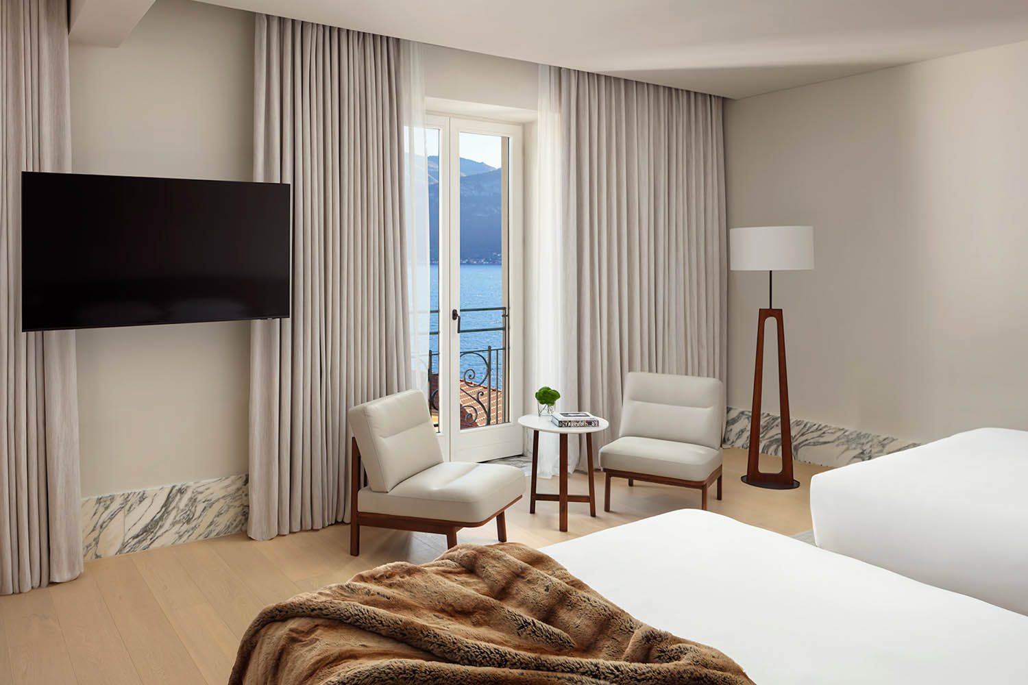 Deluxe, Lake View, Deluxe Guest room, 2 Queen, Lake view LuxuriaVacations