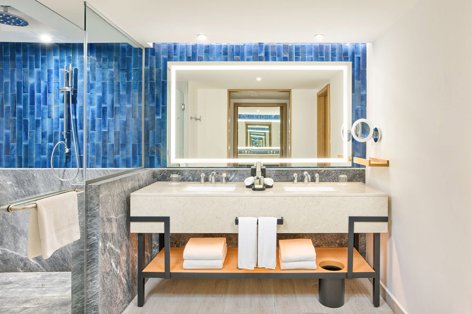 Deluxe Ocean Front Master King LuxuriaVacations