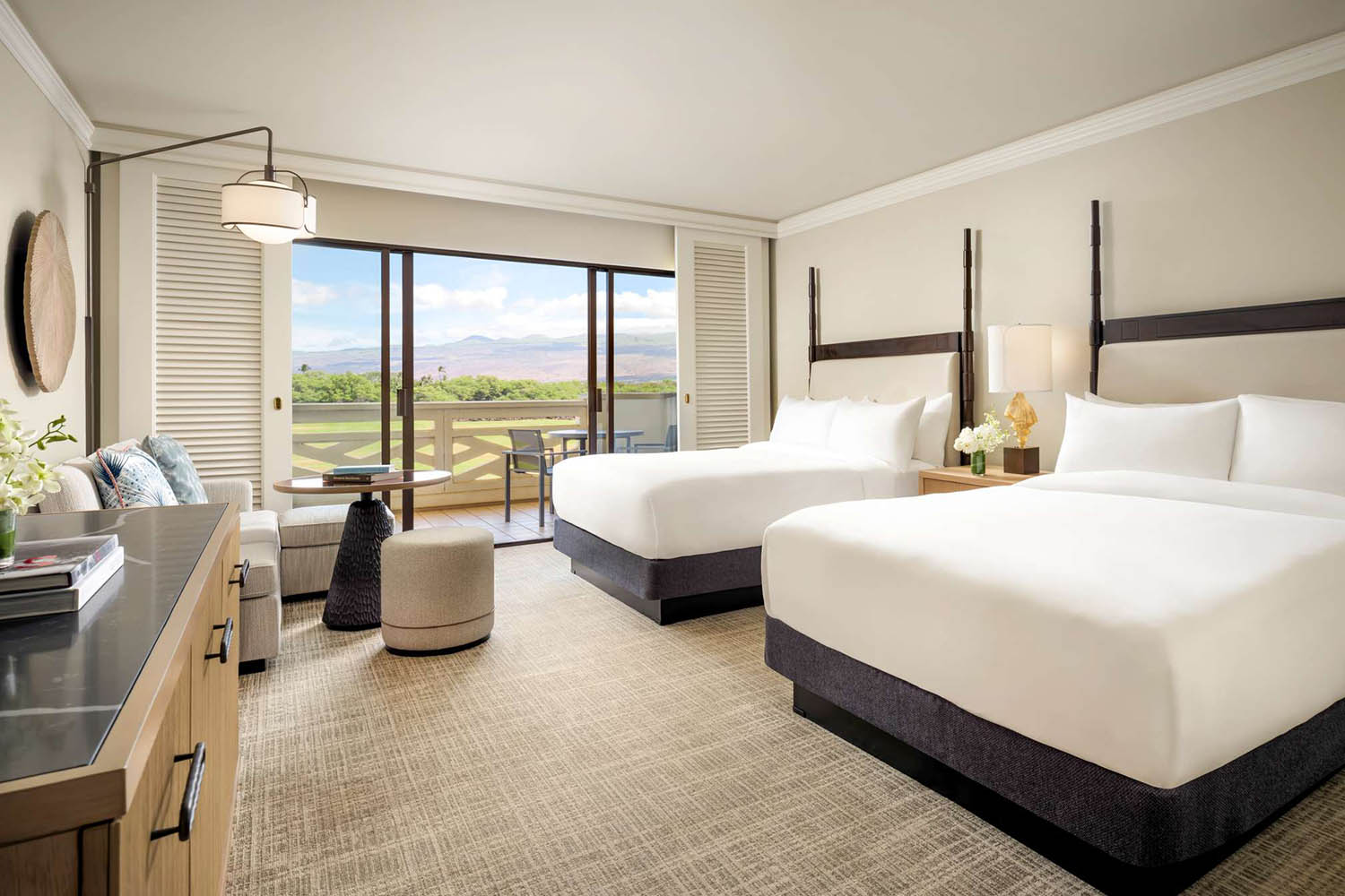 deluxe ocean view queen/queen LuxuriaVacations