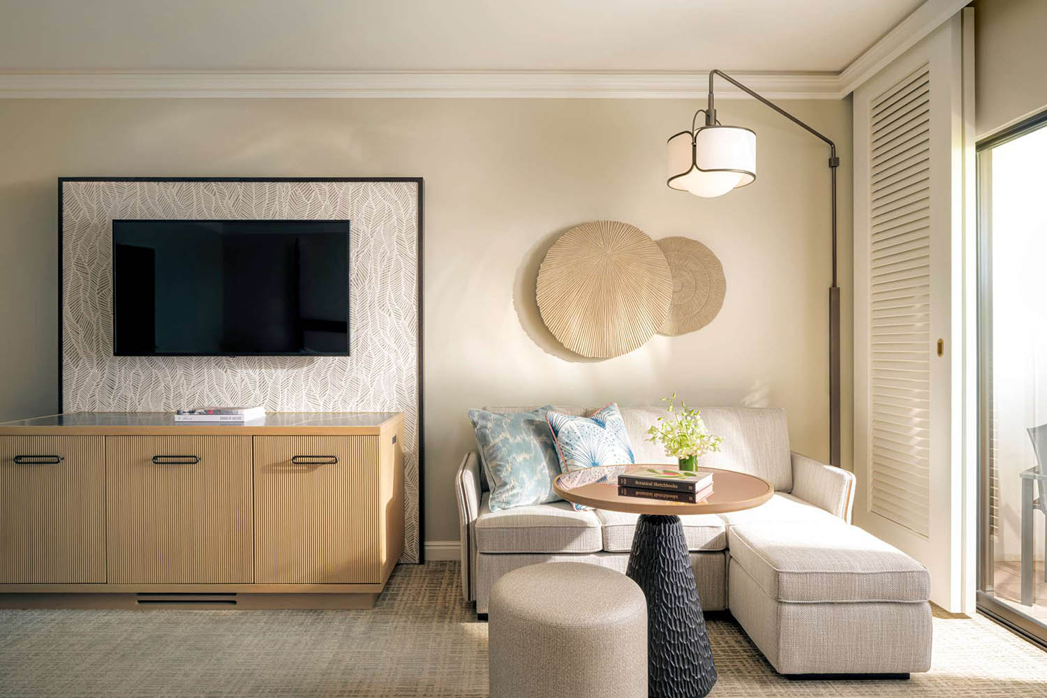 deluxe ocean view queen/queen LuxuriaVacations