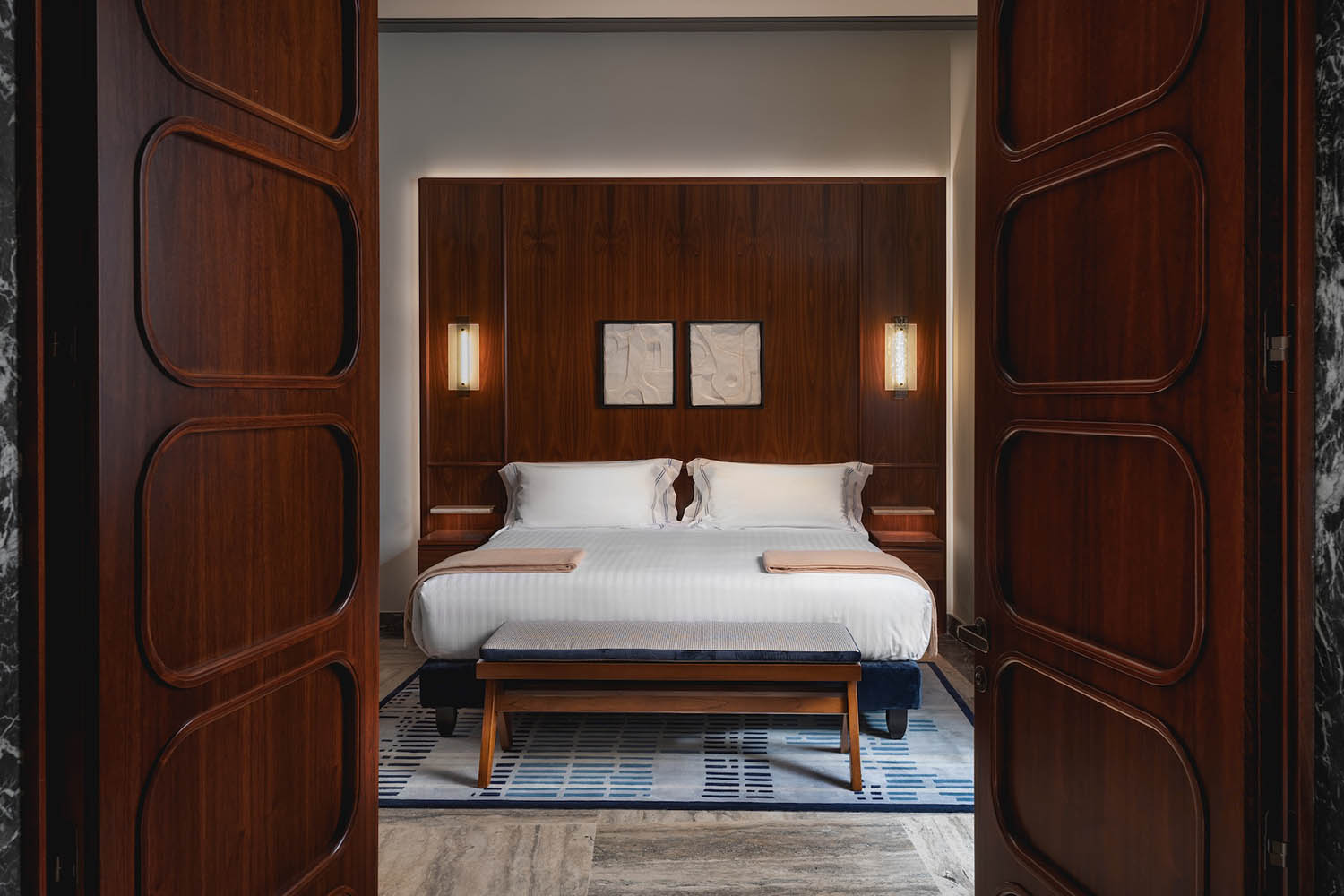 Deluxe One-Bedroom Apartment LuxuriaVacations