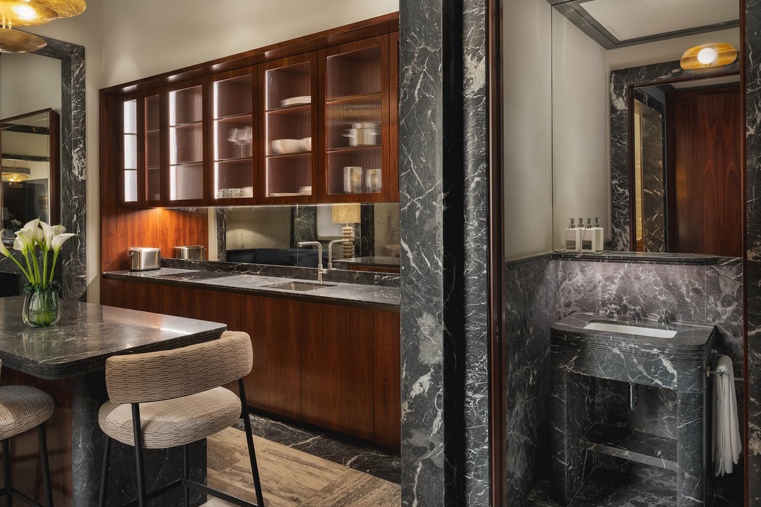 Deluxe One-Bedroom Apartment LuxuriaVacations