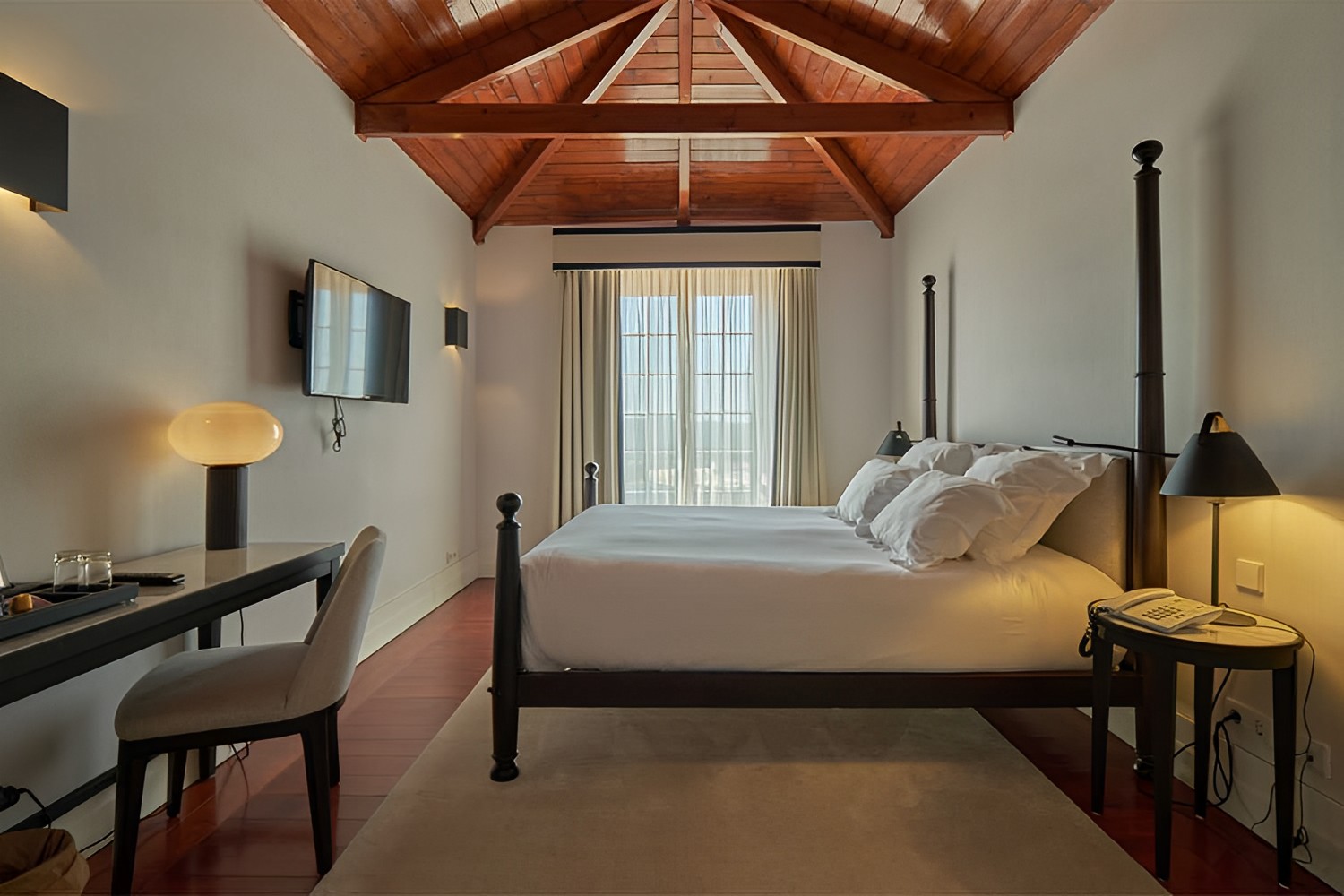 Deluxe Panoramic View LuxuriaVacations