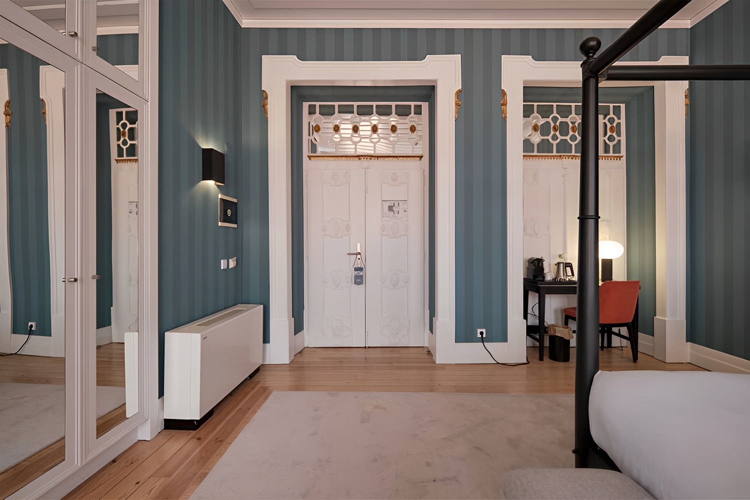 Deluxe Premium LuxuriaVacations